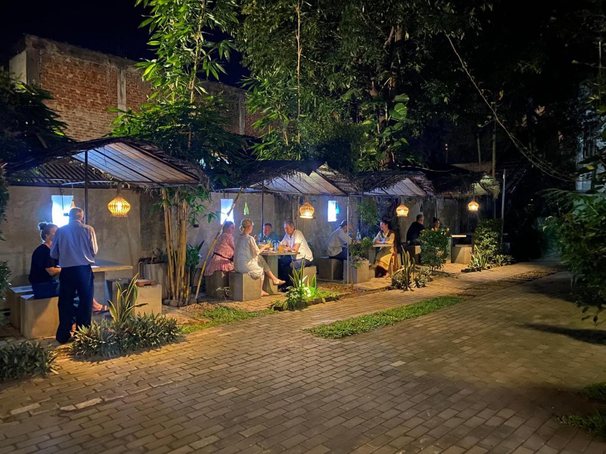 Hotel Tinaya Дамбула Екстериор снимка
