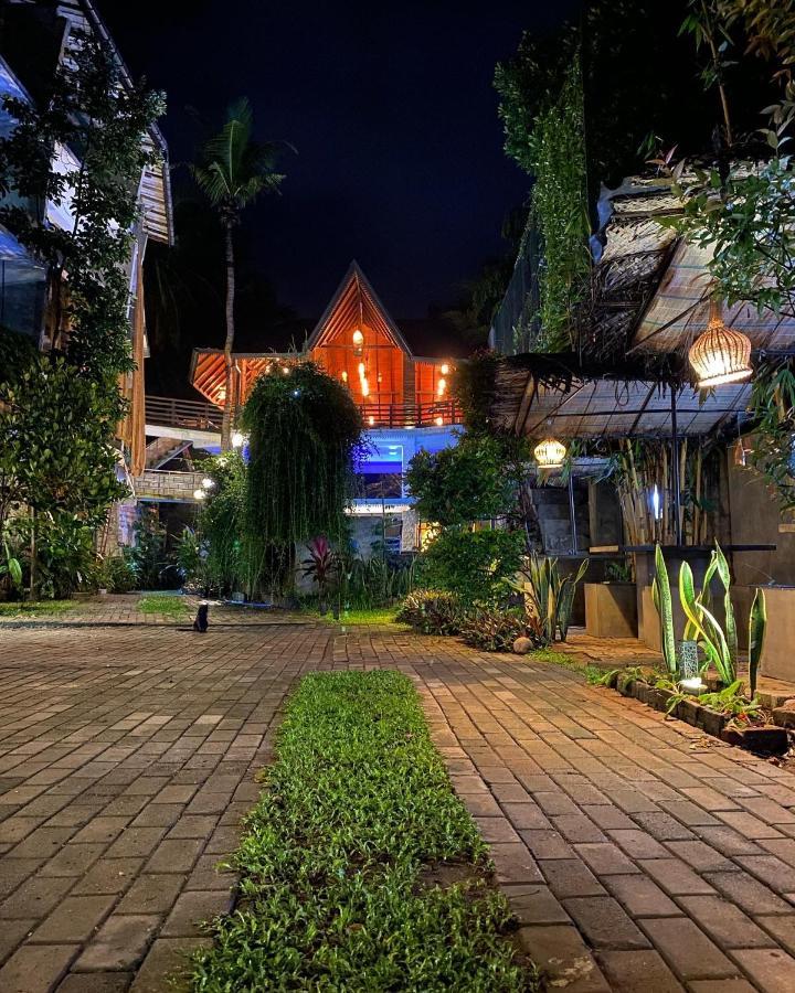Hotel Tinaya Дамбула Екстериор снимка