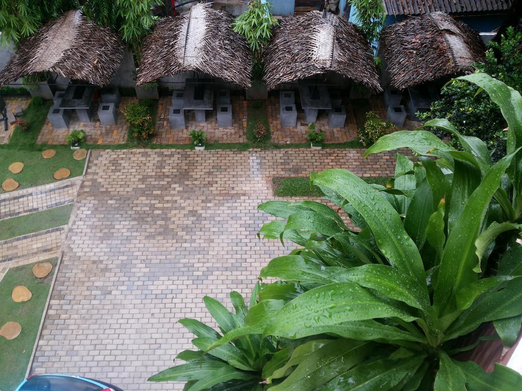 Hotel Tinaya Дамбула Екстериор снимка